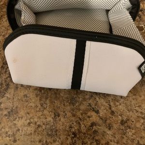 SAKS FIFTH AVENUE COSMETIC BAG / UNITED AIRLINES